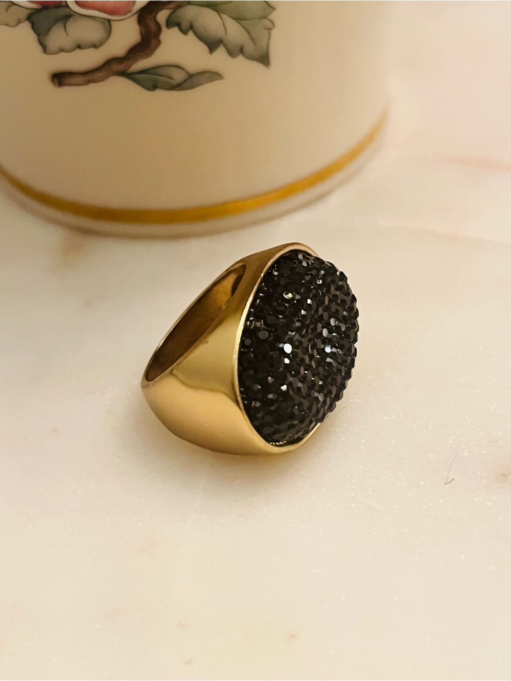 Vintage Chunky Gold-Tone Black Druzy Dome Ring Statement Jewelry, Sz. 6-6.75